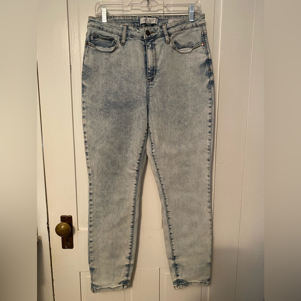 Judy Blue Hi-Rise Light Wash Slim Fit 11/30